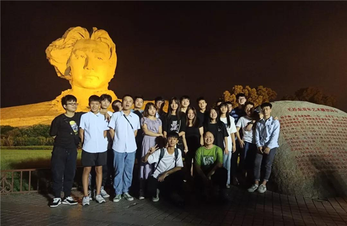 卓鼎网推社橘子洲之行，让青春更多彩！